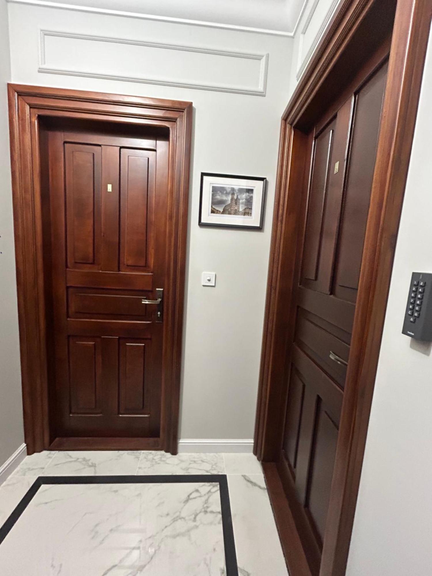 Charm & Comfort Renovated Gem In Old Town Sarego Apt B Krakow Exterior photo